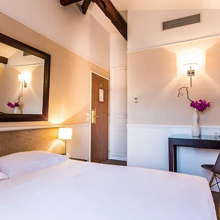 Hotel Toujours & 4*