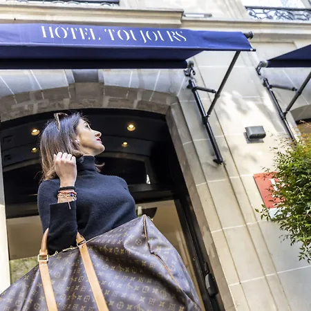 Toujours & Hotel 4*