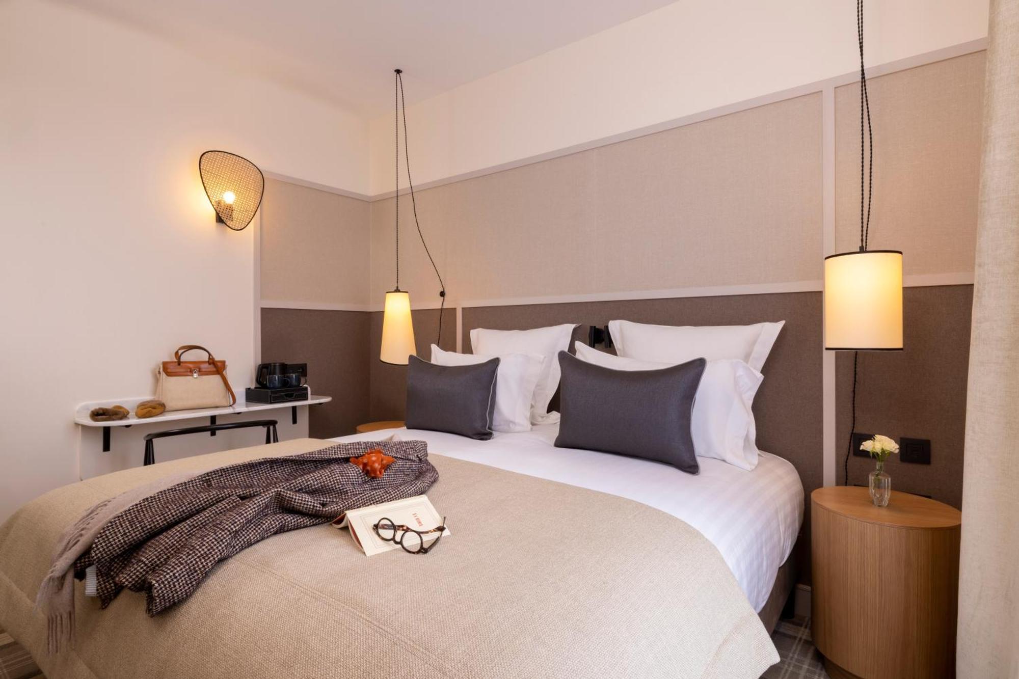 Toujours & Hotel 4*