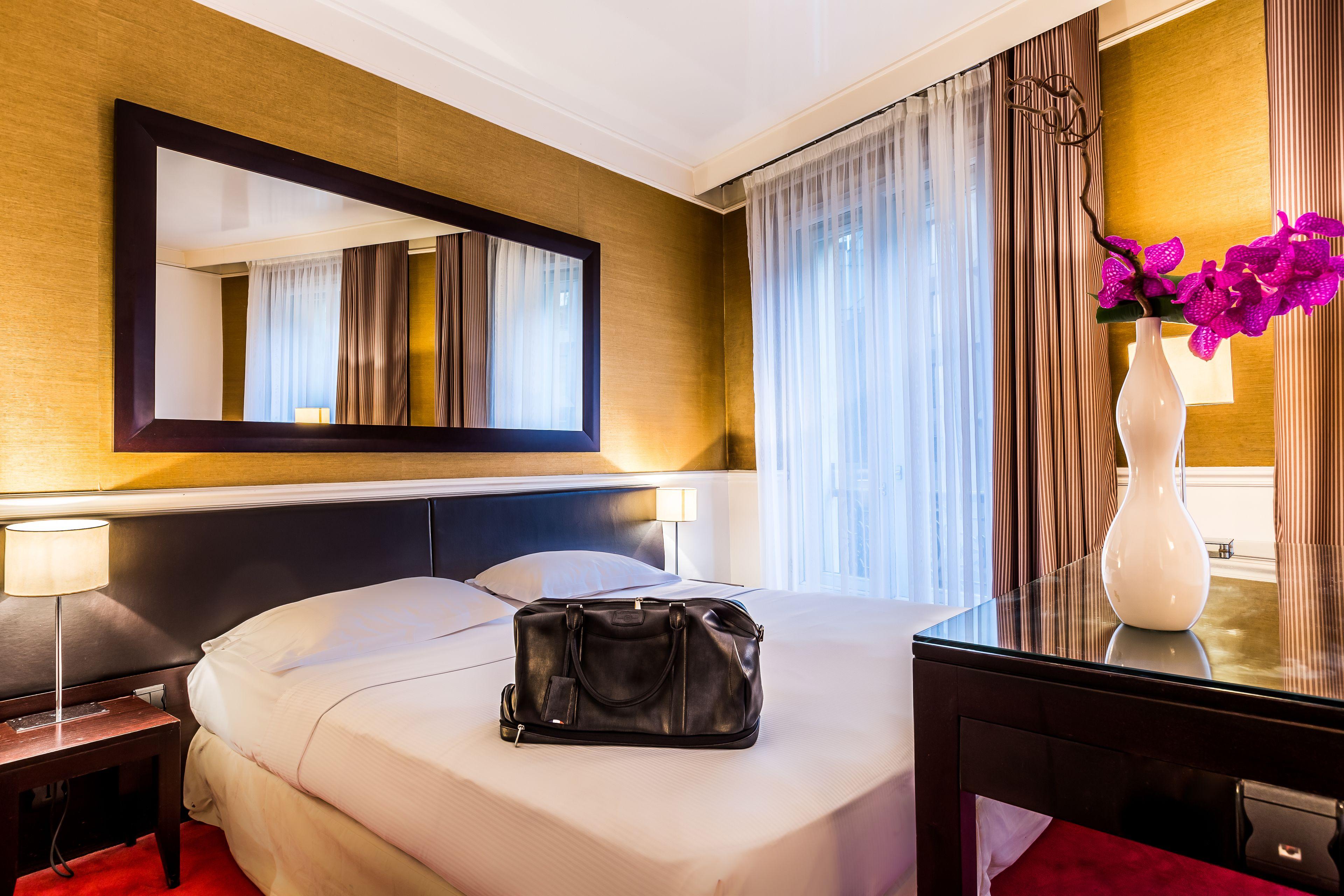 Toujours & Hotel 4*