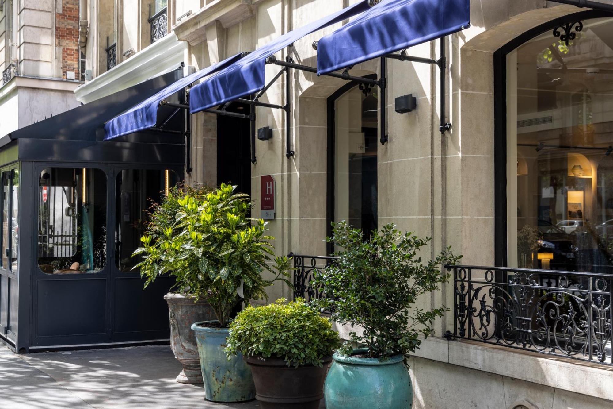 Hotel Toujours & 4*